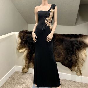 Gorgeous One-Shoulder Floral Embroidered with Beads Evening Dress